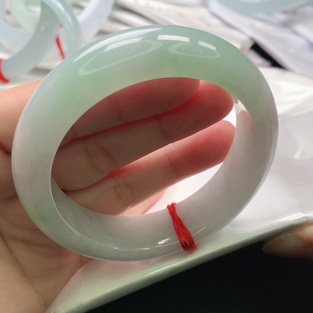 ****K翡翠未镶嵌手镯缅甸56