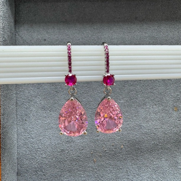 D201粉色耳饰百搭款