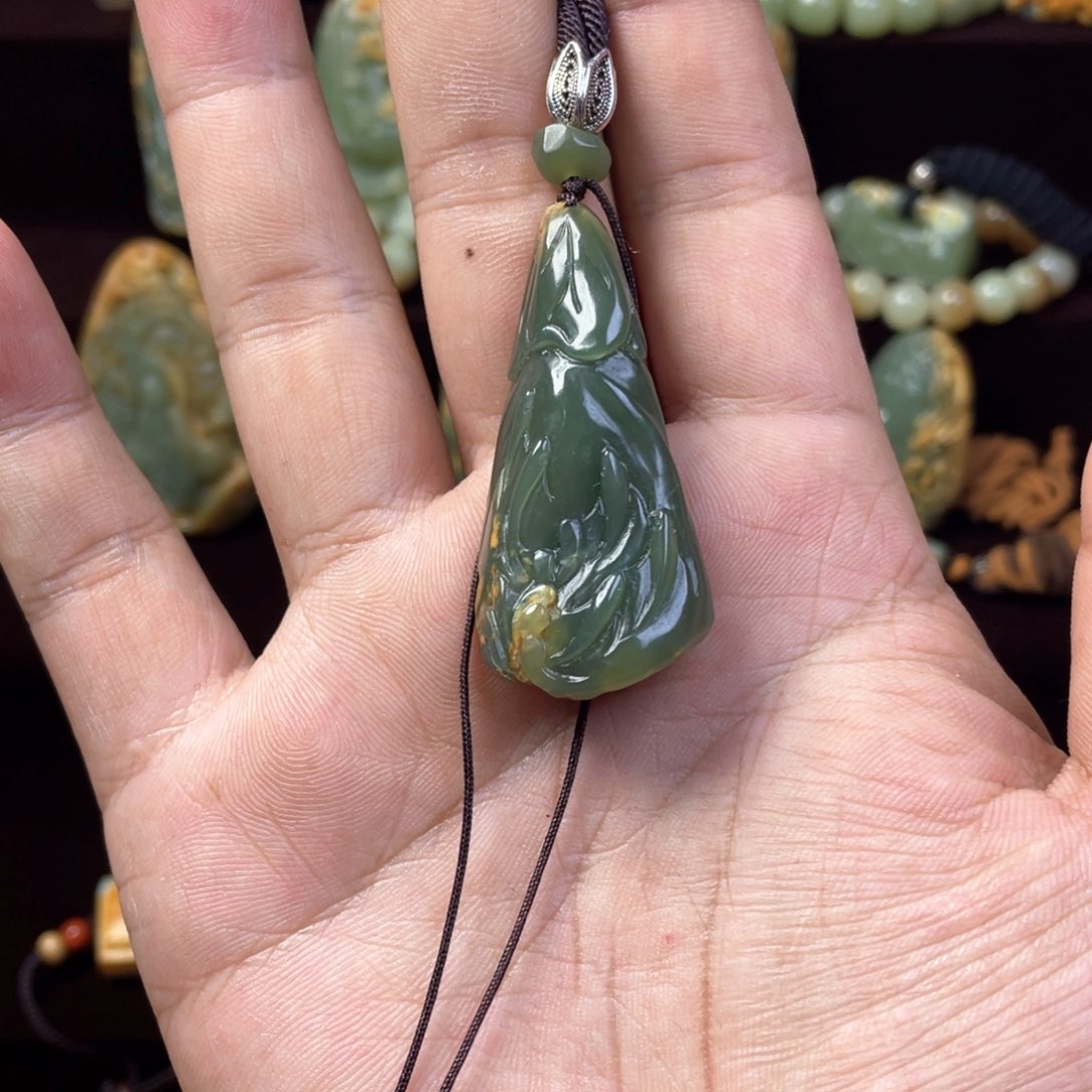 岫岩河磨玉（透闪石质玉）未镶嵌挂坠行***闲