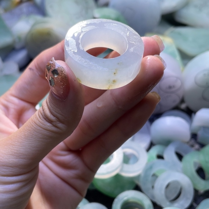 定制翡翠未镶嵌翡翠