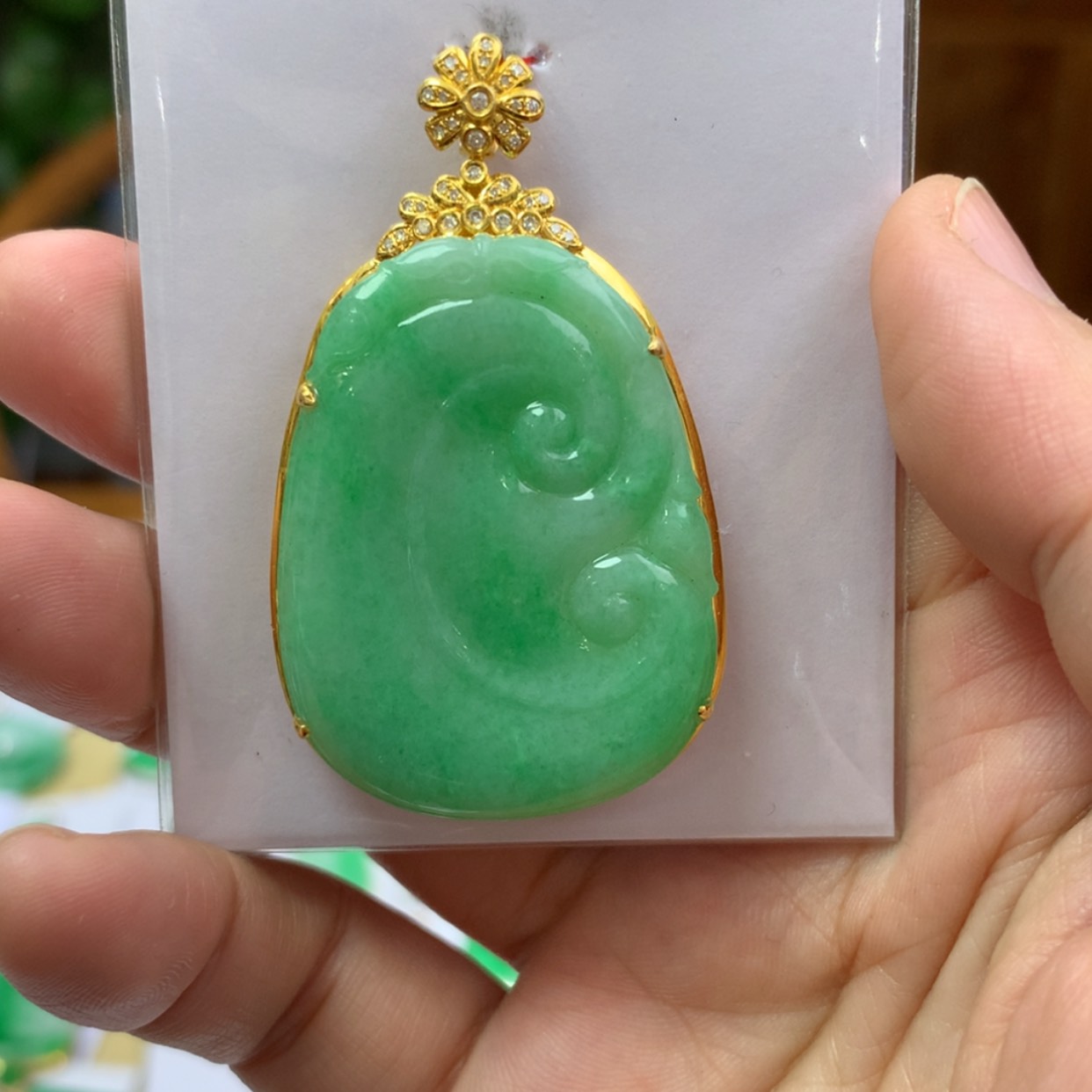 【闪购商品】翡翠颈饰18K金镶嵌翡翠首饰