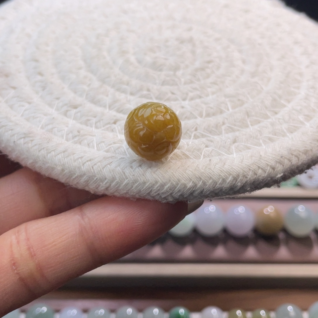 翡翠散珠黄翡雕刻圆珠12mm