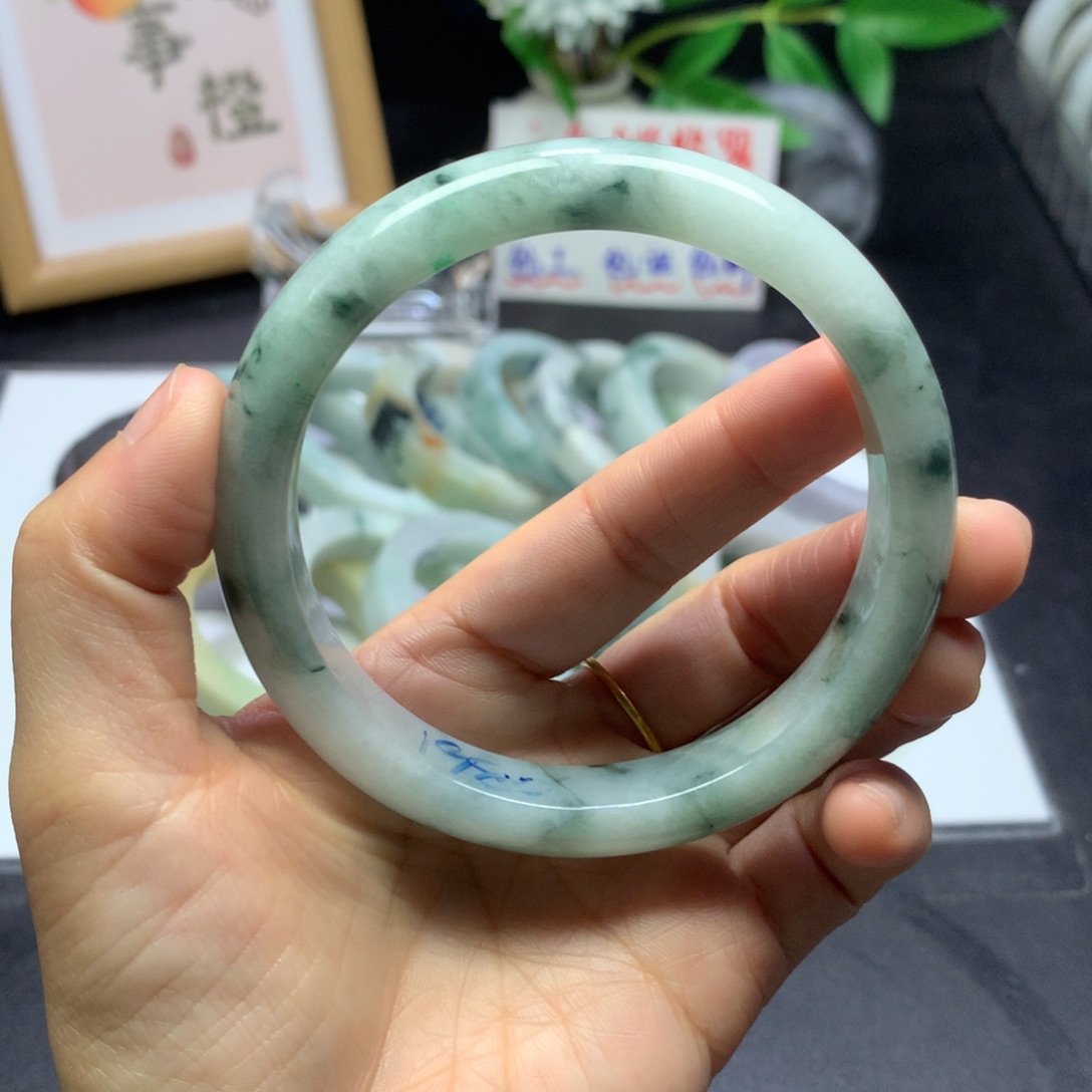 【闪购商品】定制翡翠手镯未镶嵌L***英