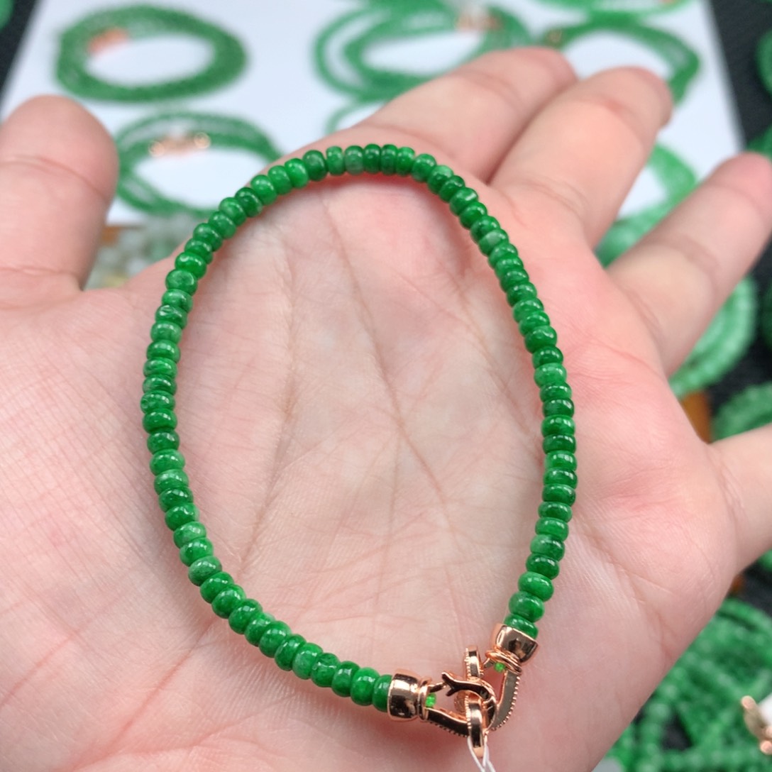 翡翠手链未镶嵌翡翠