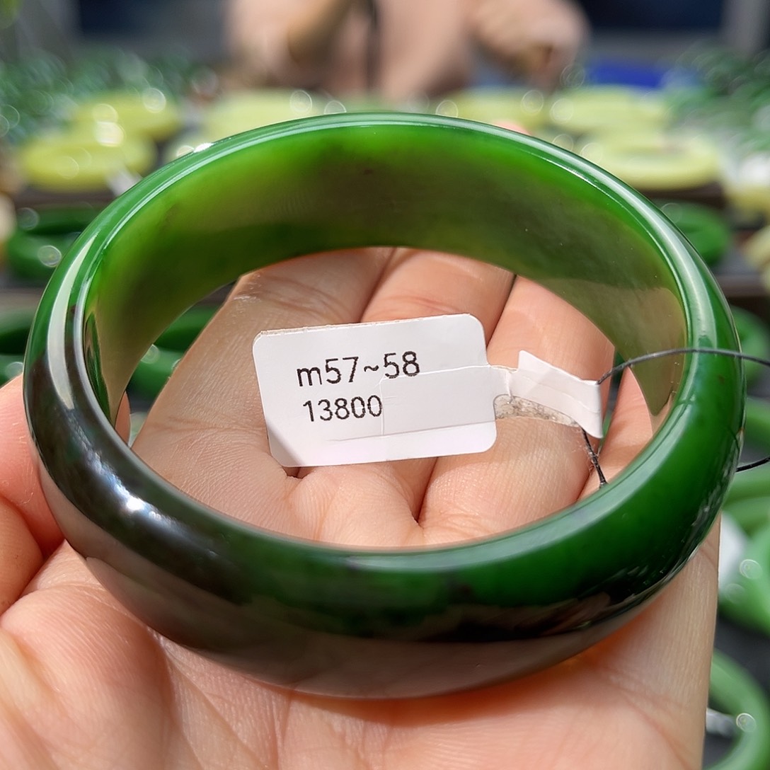 和田玉（碧玉）手镯未镶嵌