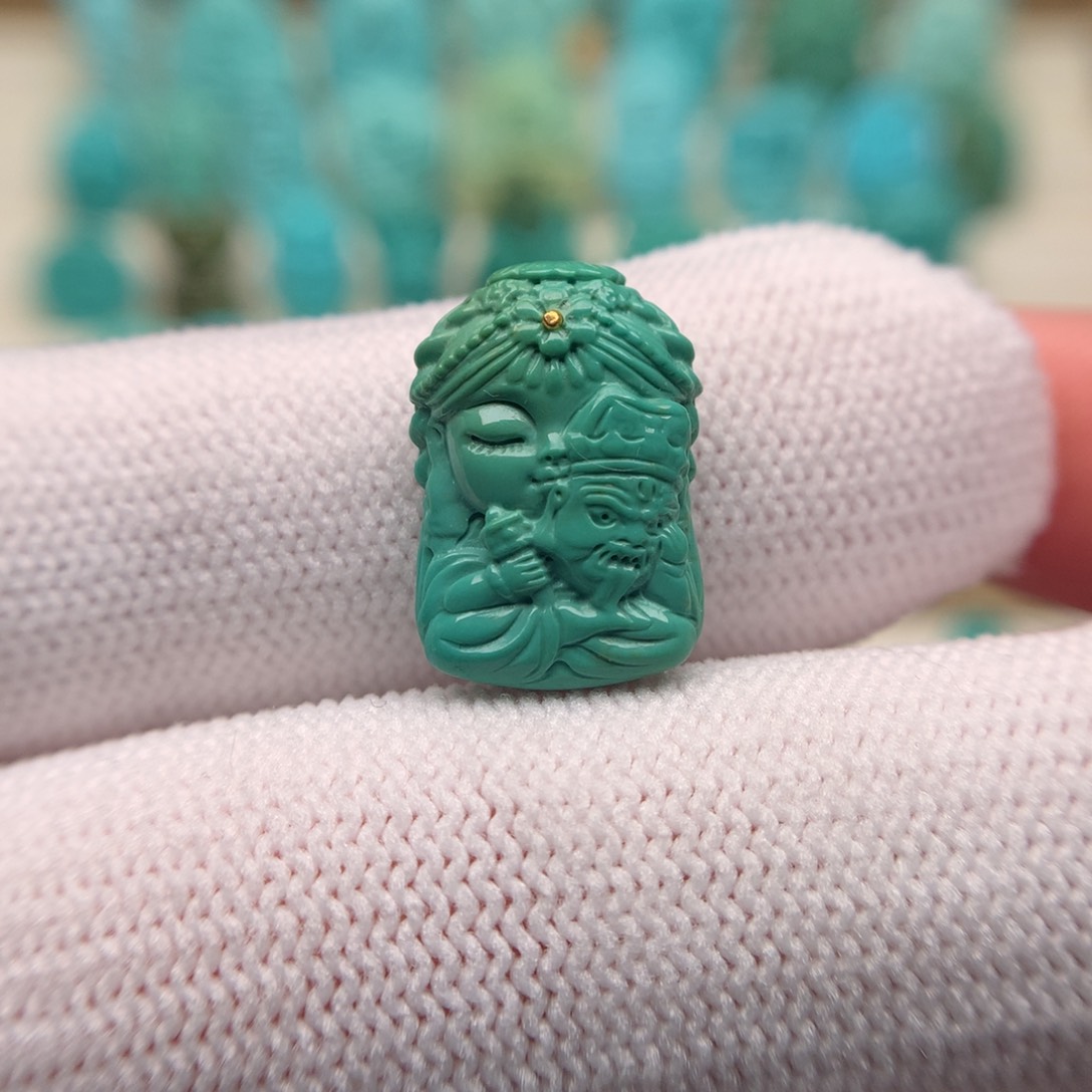 绿松石配饰未镶嵌