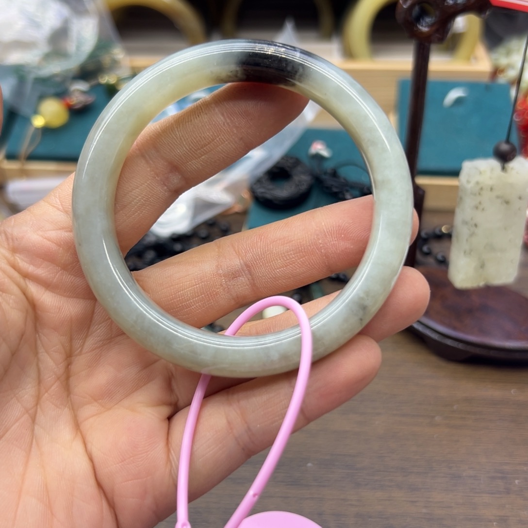 和田玉未镶嵌手镯59.6圈围573