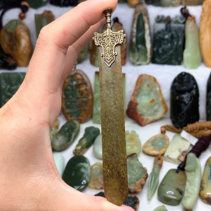 岫岩河磨玉（透闪石质玉）挂件未镶嵌