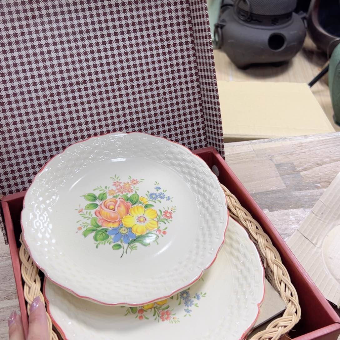 瓷片陶瓷和铝材料在