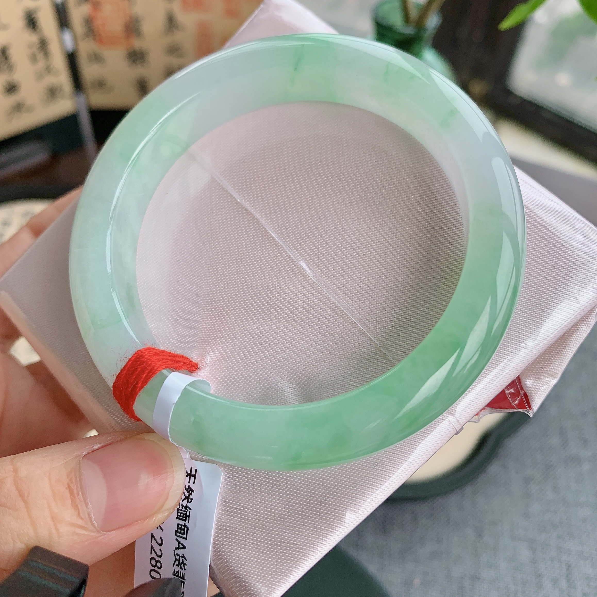 缅甸天然A货翡翠54-55圈口糯冰飘绿花水润正圈手镯女款019