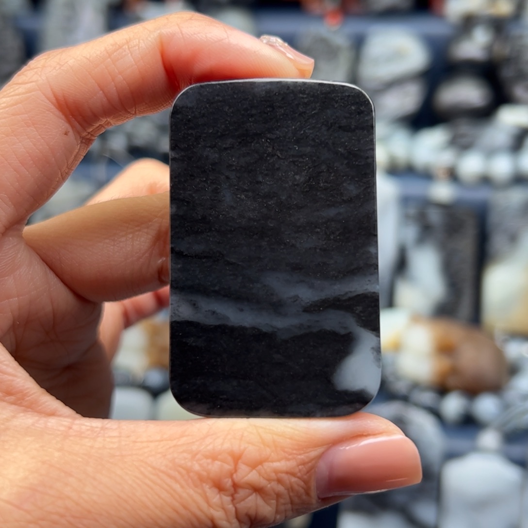 和田玉挂件未镶嵌三*告