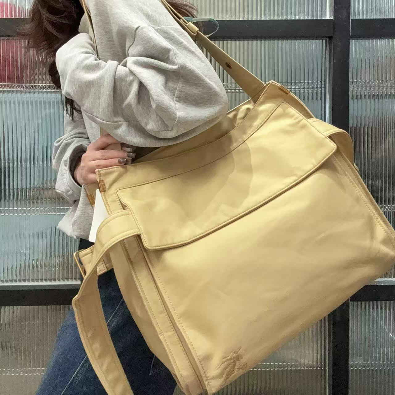 95新 BURBERRY/博柏利 【蕾】 5DK520 风衣托特包