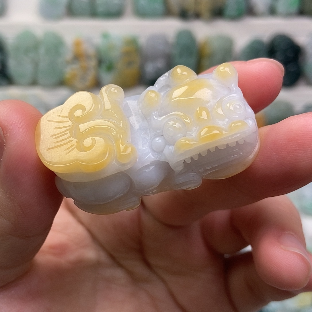 翡翠未镶嵌吊坠(赠链)