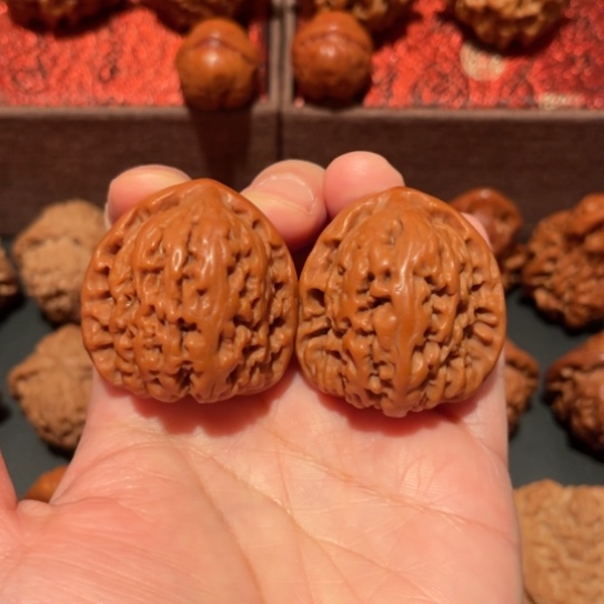 文玩核桃吊坠亮*南疆石