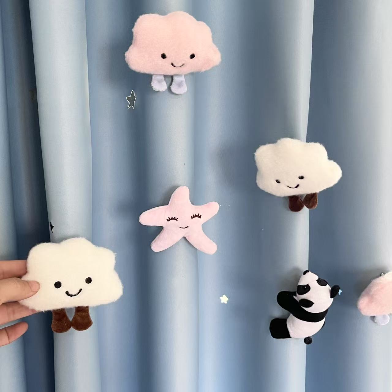 奥薇窗帘卡通新款装饰品带别针粉白小云朵熊猫可爱玩偶装饰