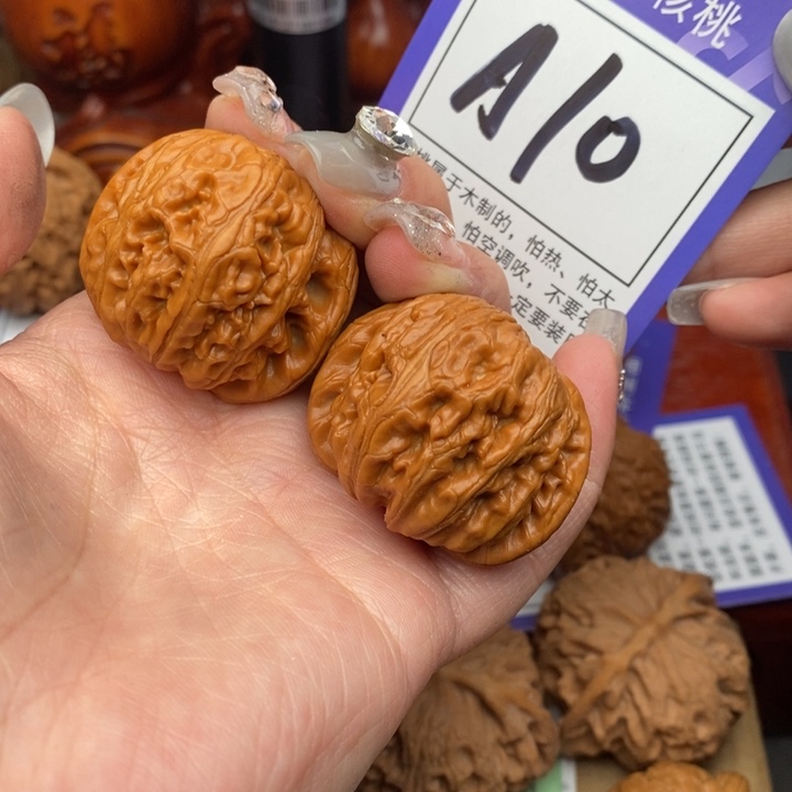 桃核吊坠40元宝10号牌