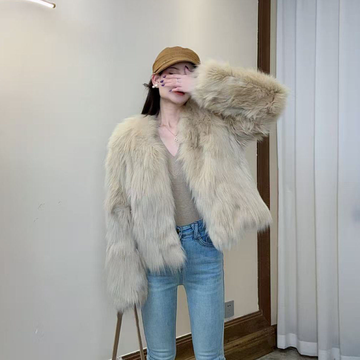 进口狐狸腹毛皮草外套女2025秋冬新款短款真毛毛时尚年轻坎毛大衣