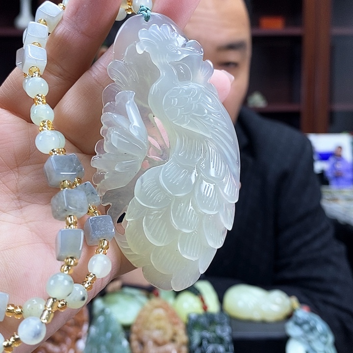 蛇纹石玉吊坠未镶嵌