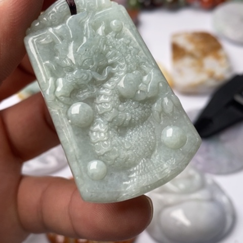 翡翠颈饰未镶嵌翡翠