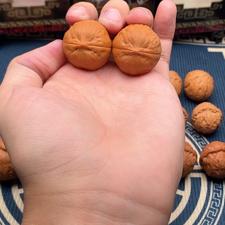 文玩核桃把件青龙珠