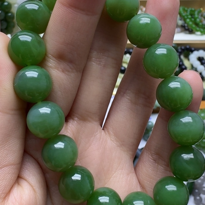 布***e和田玉未镶嵌手链