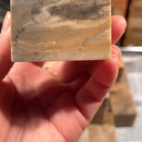 昌化石轻**钓1个………..