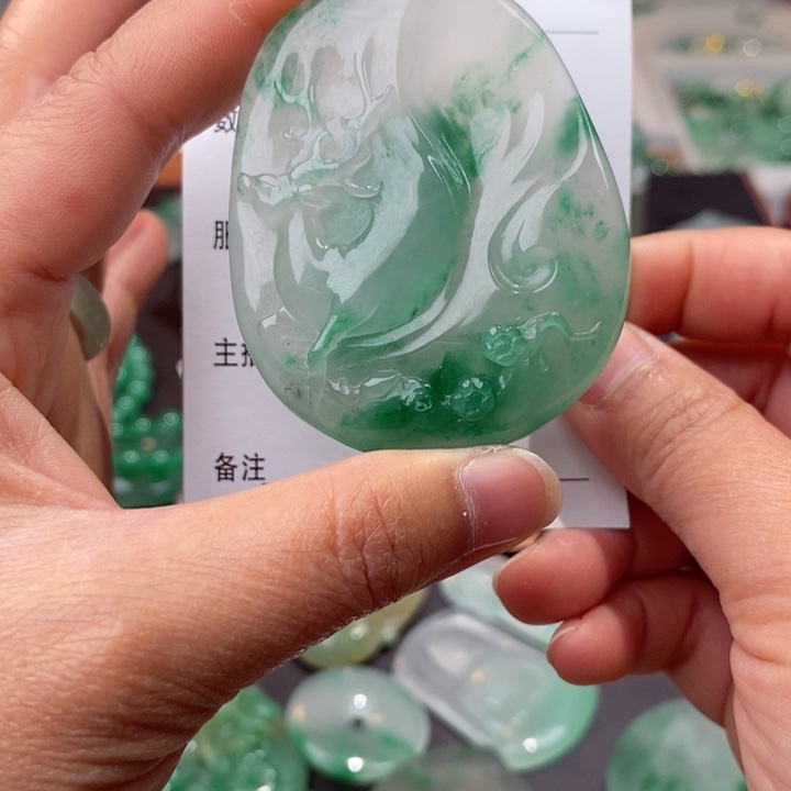 石英质玉挂件未镶嵌福*多