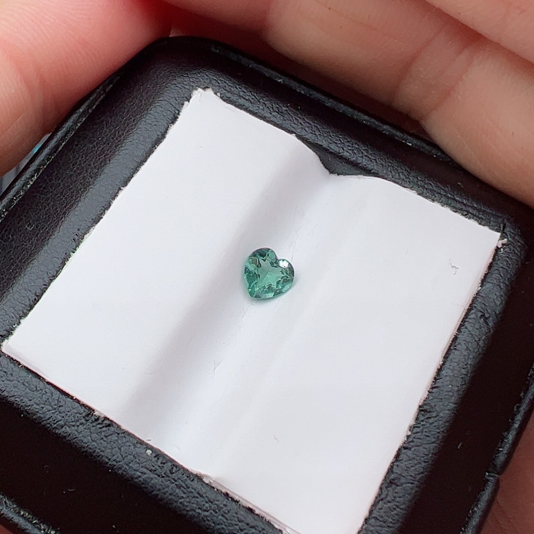 碧玺心5裸石未镶嵌