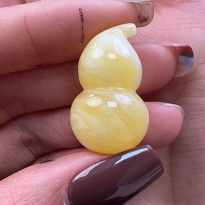 蜜蜡未镶嵌珠宝奇石