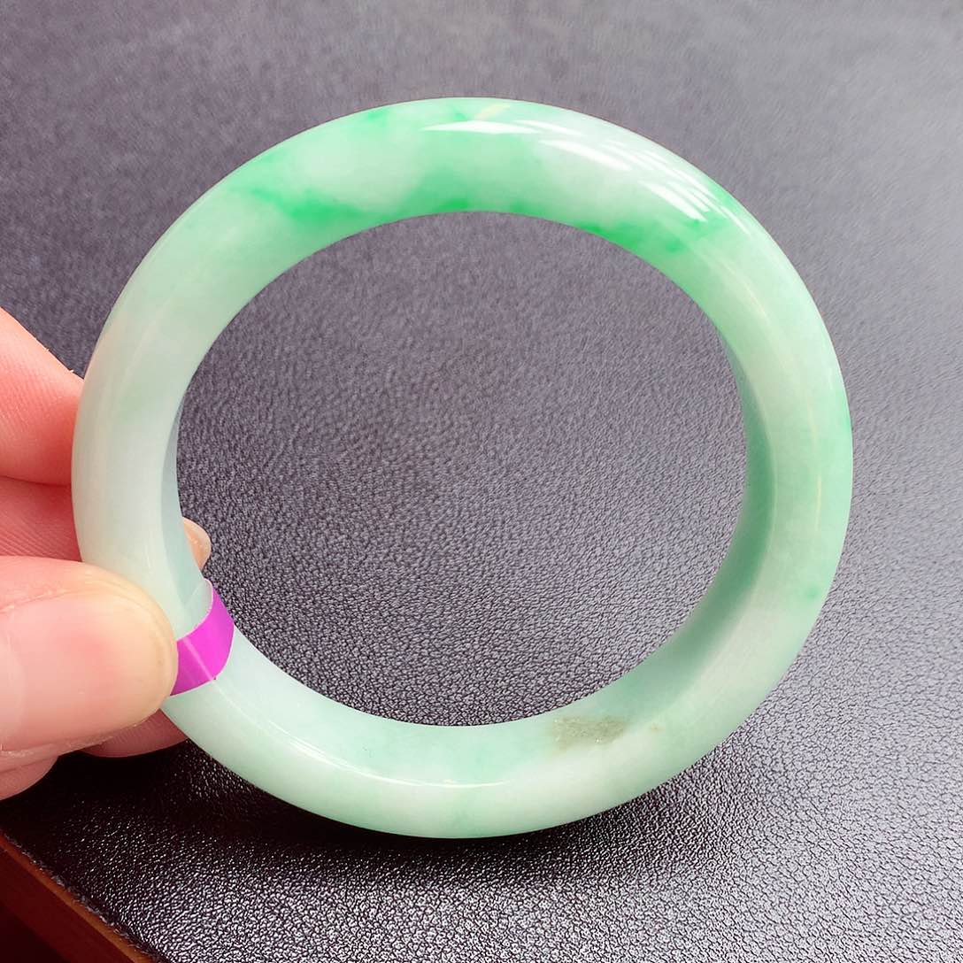 翡翠手镯未镶嵌缅甸翡翠