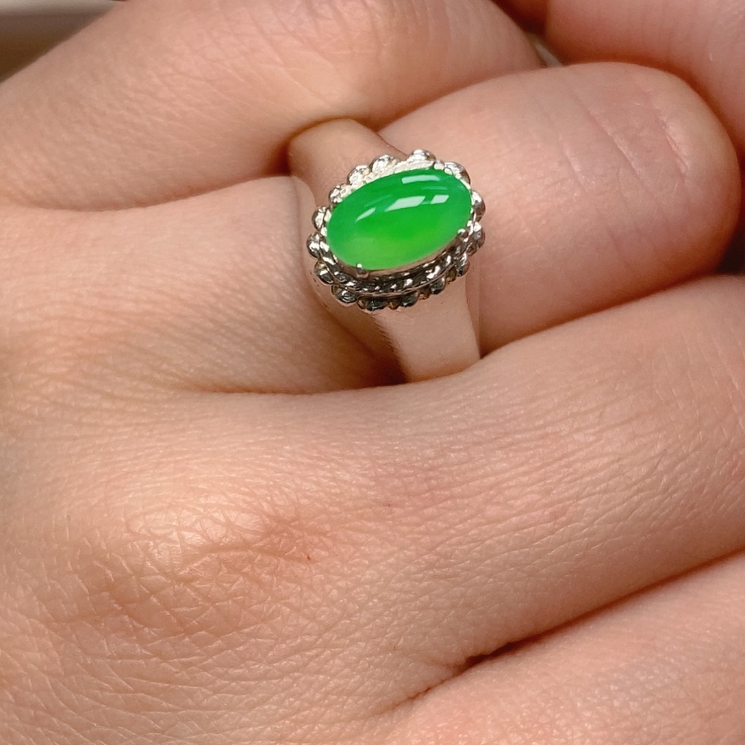 翡翠戒指未镶嵌翡翠