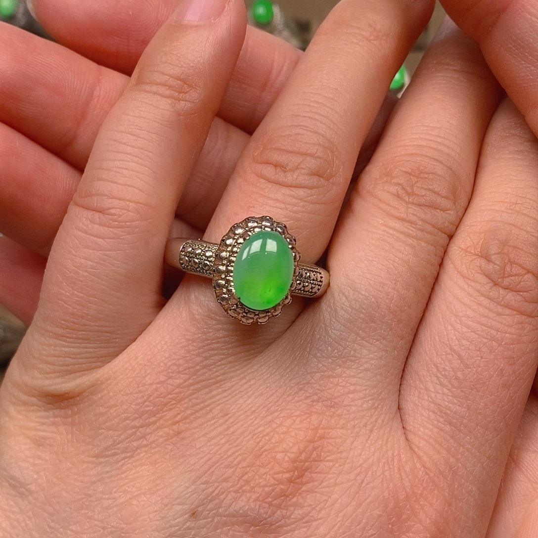 翡翠戒指未镶嵌翡翠蛋面