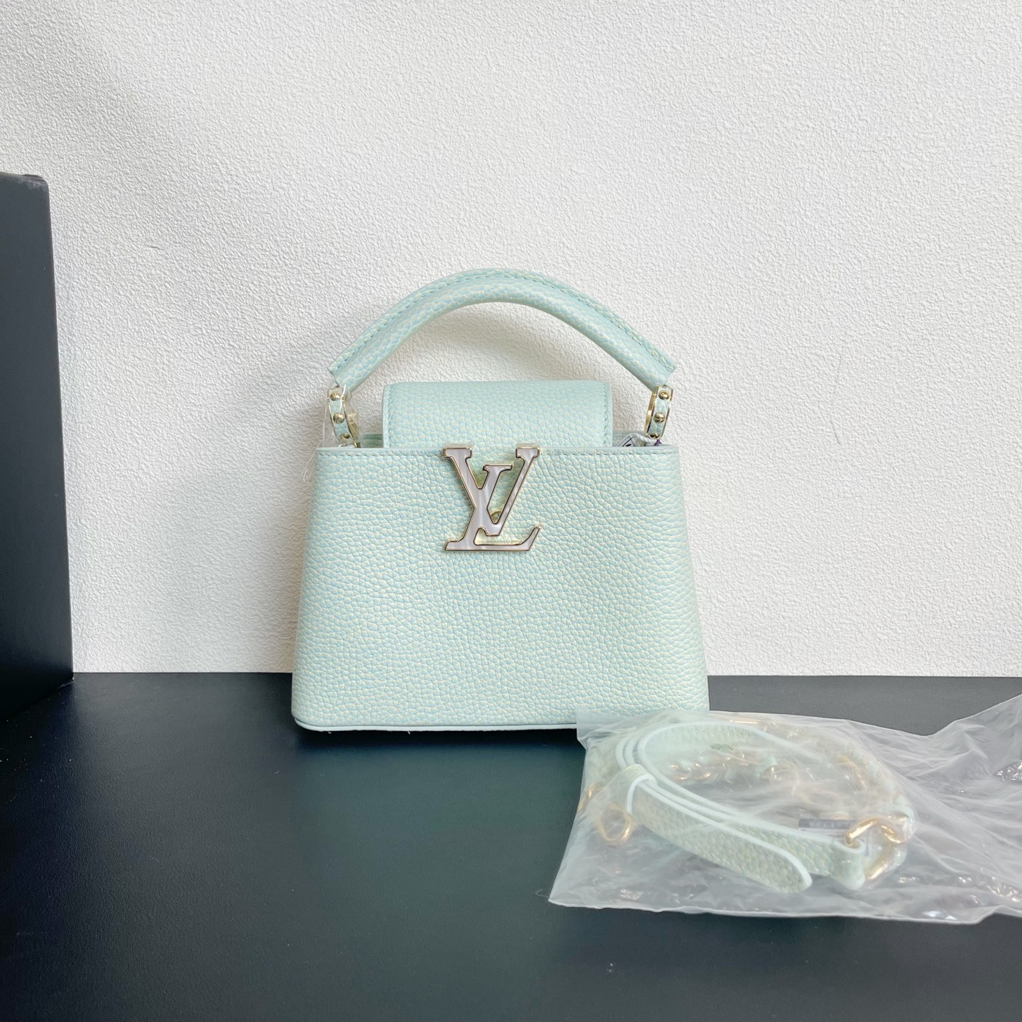 95新 Chanel/香奈儿 98新 大场直播/LV cap mini包/10563