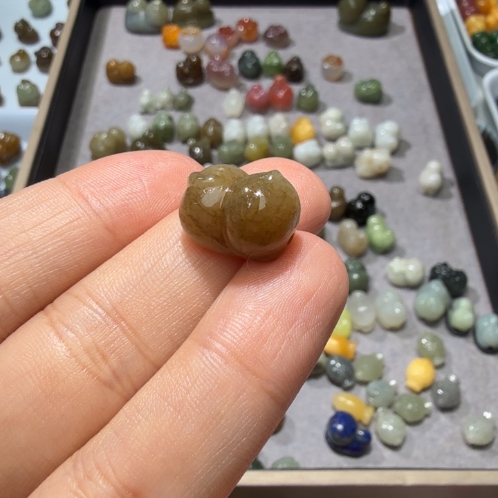 和田玉未镶嵌珠宝奇石