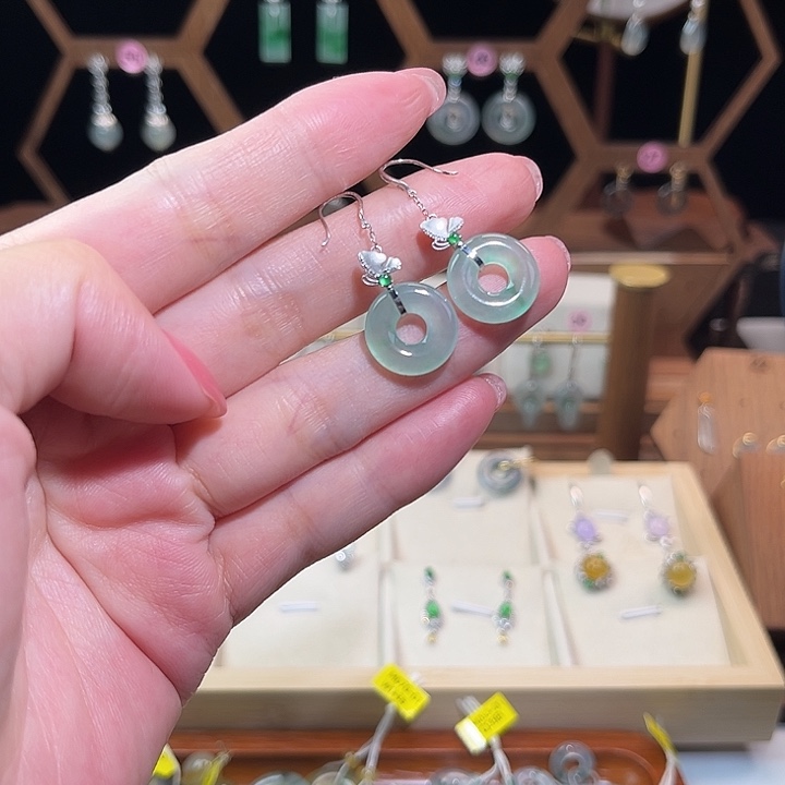 翡翠18K金镶嵌耳饰