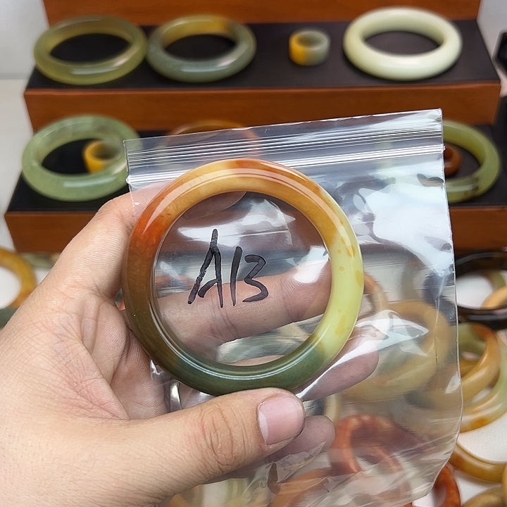 宝***宝蛇纹石玉未镶嵌手镯