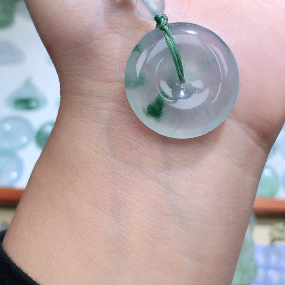 【闪购商品】翡翠颈饰未镶嵌平安扣