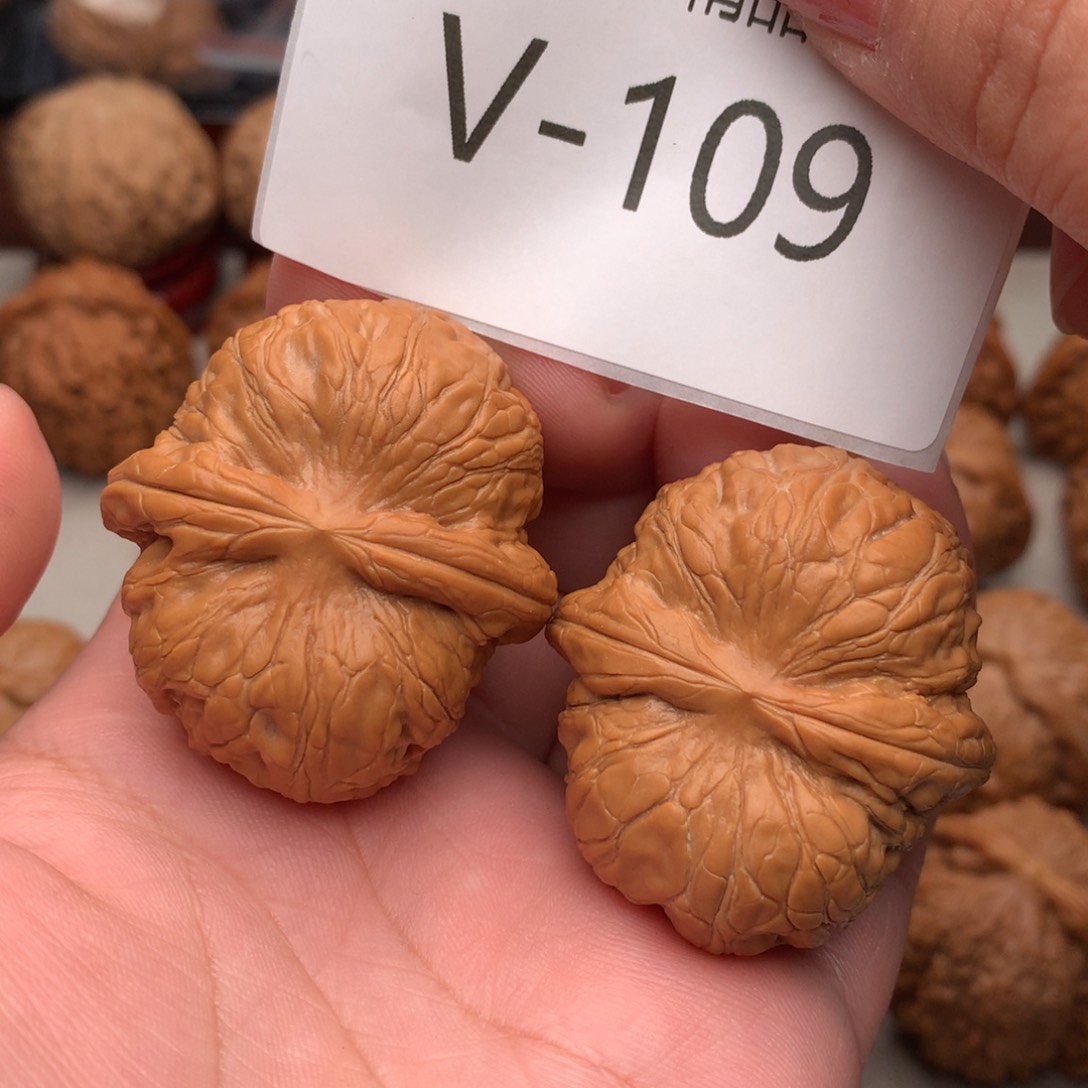 文玩核桃把件42元宝………