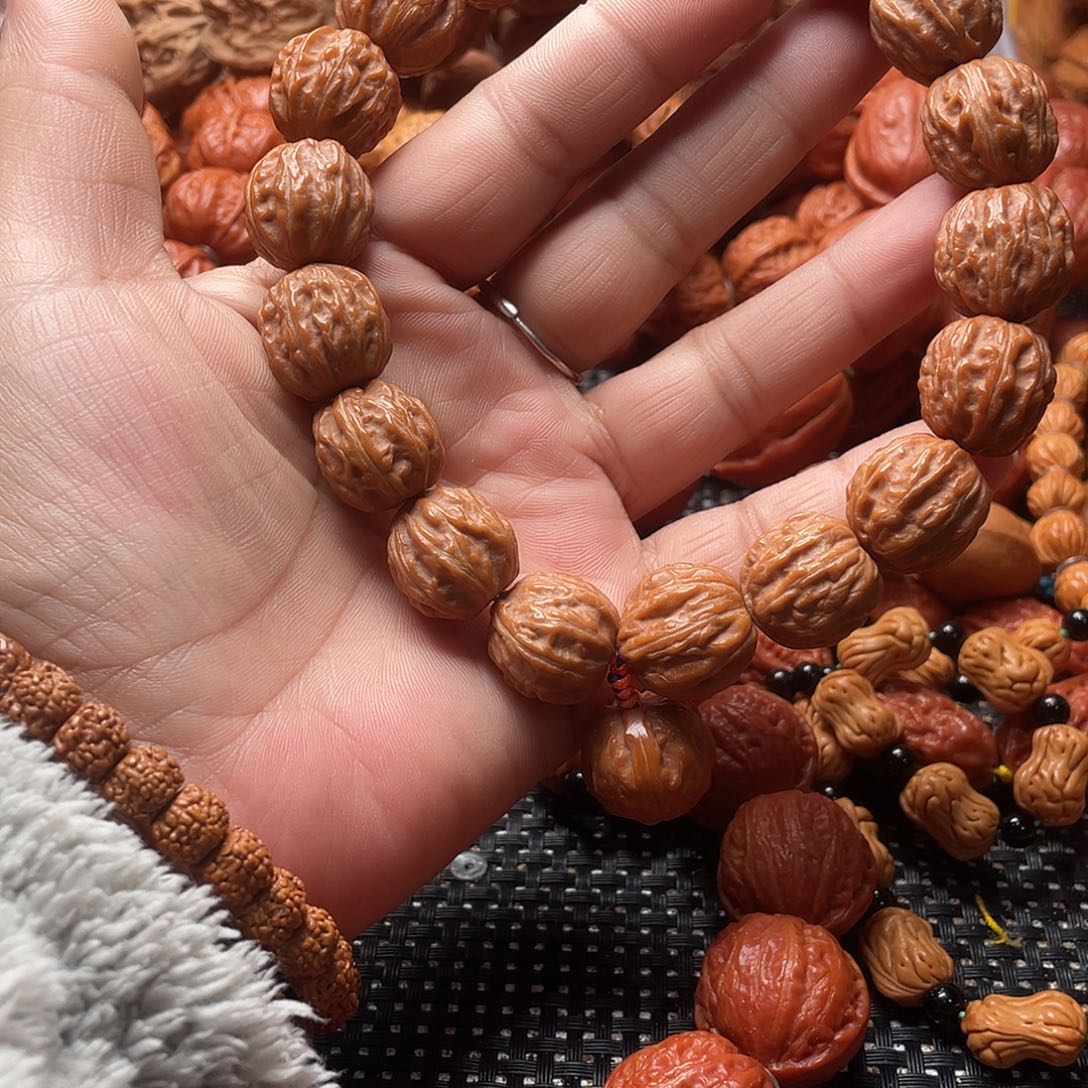 黄***王文玩核桃手串树王