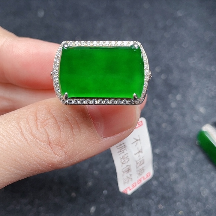 翡翠戒指银S925镶嵌天然a货翡翠没运费险2115