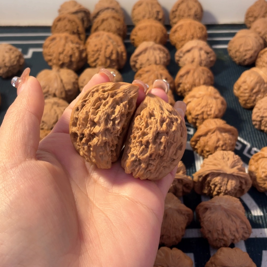 文玩核桃吊坠半壁64