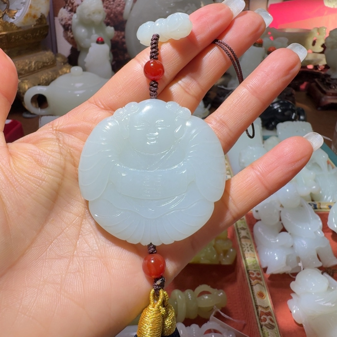 和田玉未镶嵌把件