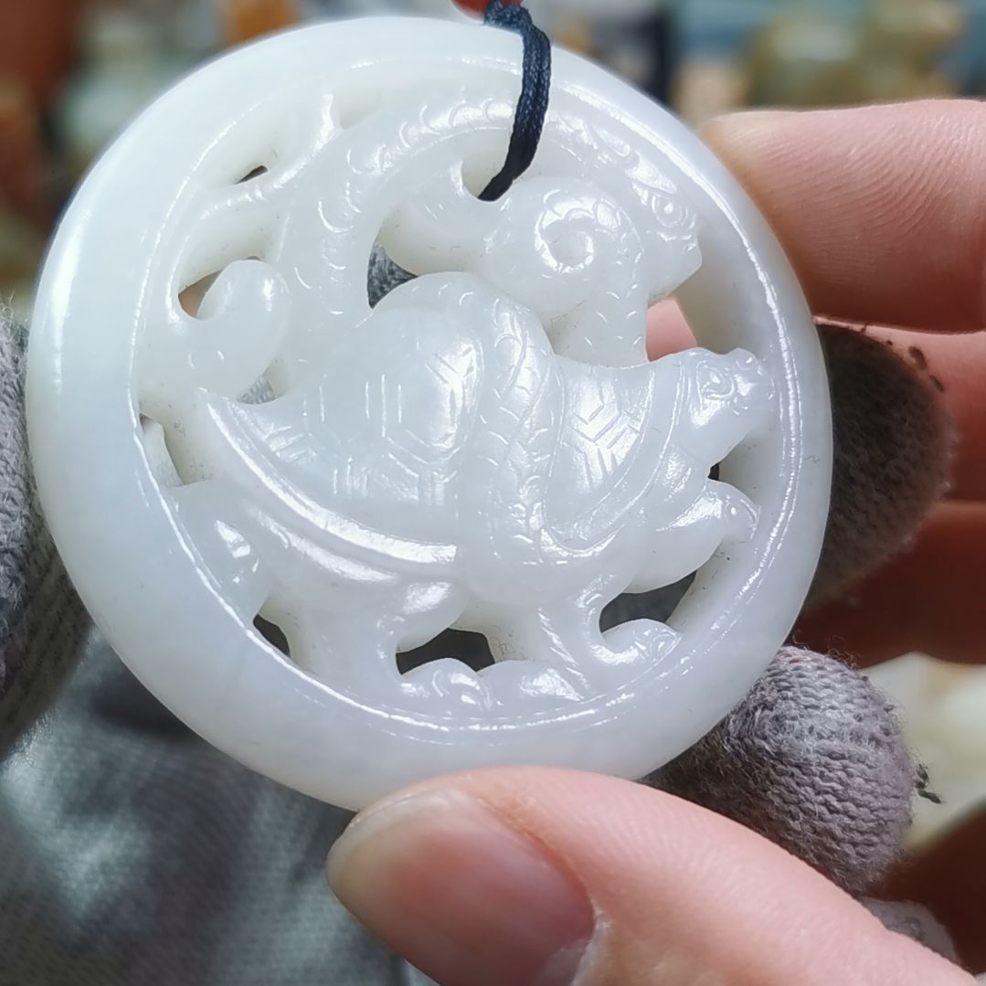 和田玉（糖玉）车挂未镶嵌财****选