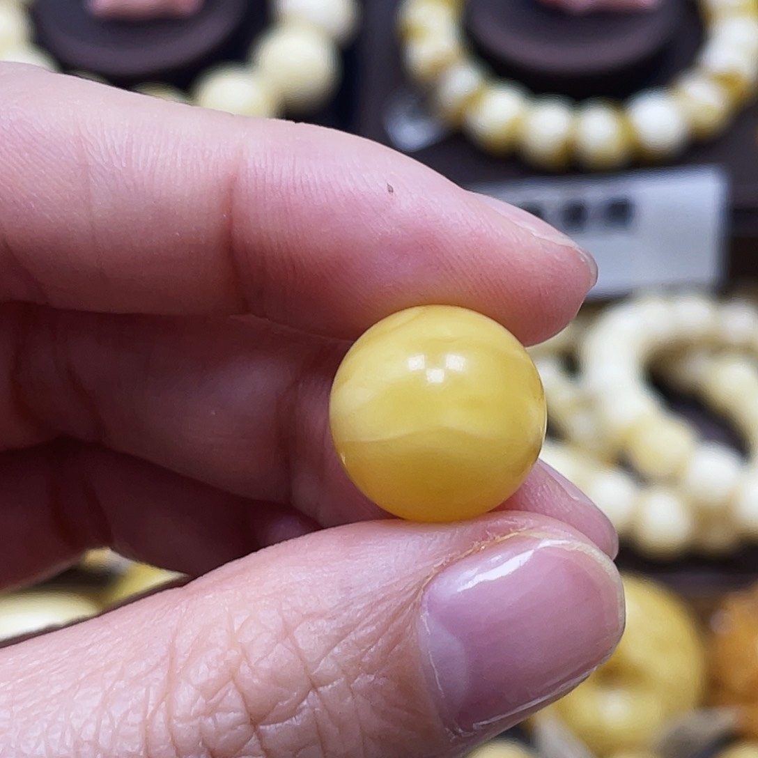 琥珀珠宝奇石未镶嵌14.7mm微微瑕