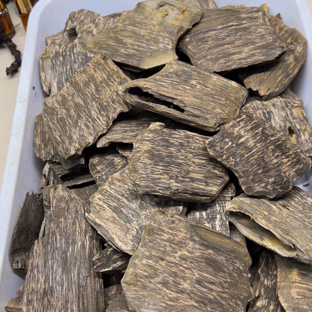 沉香碎屑沉香越南芽庄原材料50克
