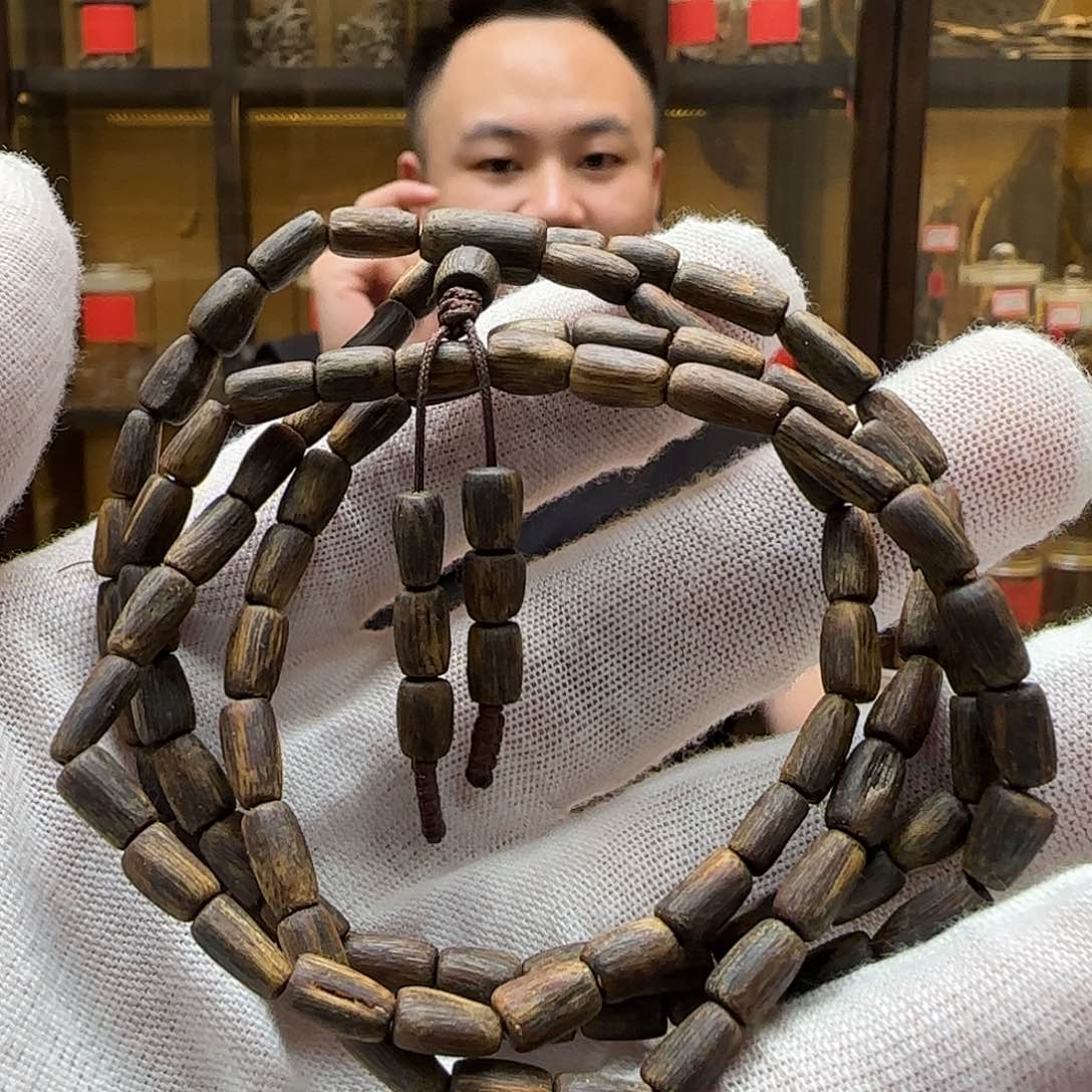 沉香手串国香棋楠老白棋树心随形丝软沉水桶珠多圈12.6g