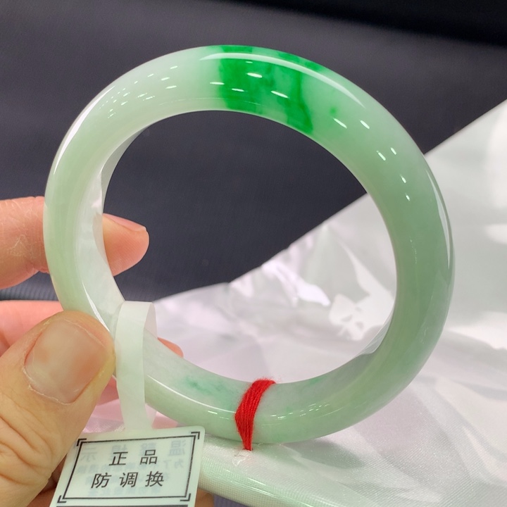 翡翠未镶嵌手镯正圈54