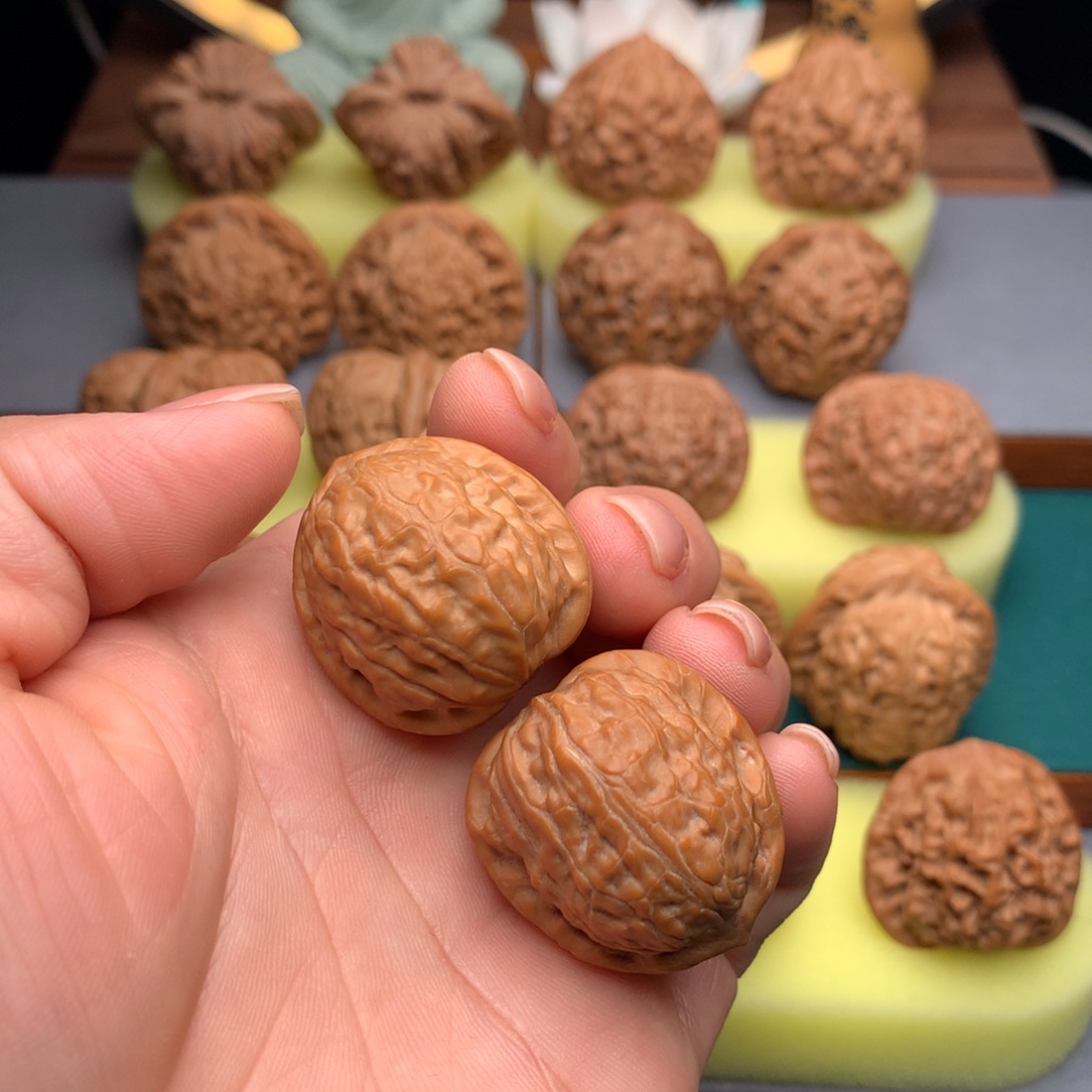 文玩核桃吊坠舍利32