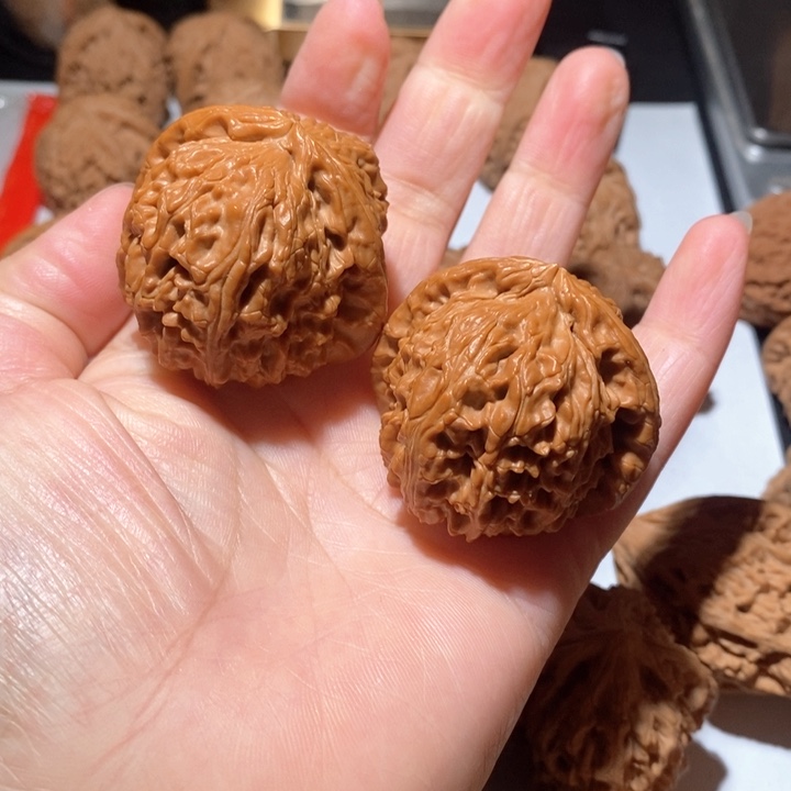 文玩核桃把件三角白43