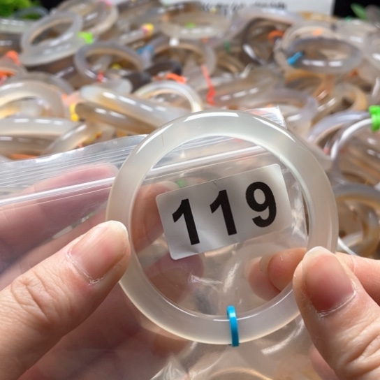 玛瑙/玉髓手镯未镶嵌